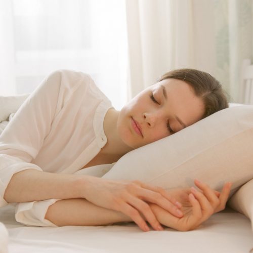 Zainwestuj w wygodne dla ciała poduszki, które idealnie sprawdzą się w Twojej sypialni